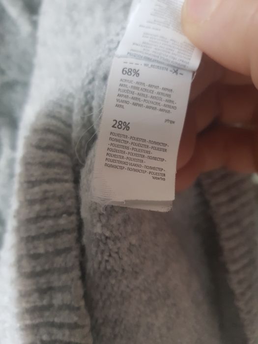 Sweter damski marki Reserved rozmiar S/M/L .