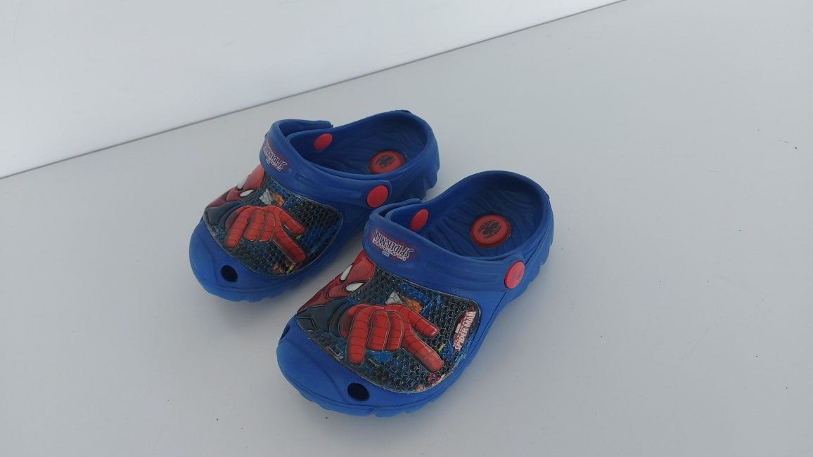 Buty dziecięce Spiderman w rozmiarze 25