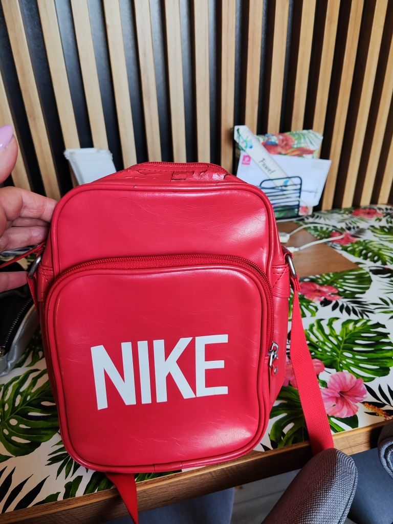 Listonoszka Nike