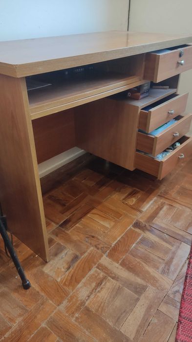 Secretária em pinho