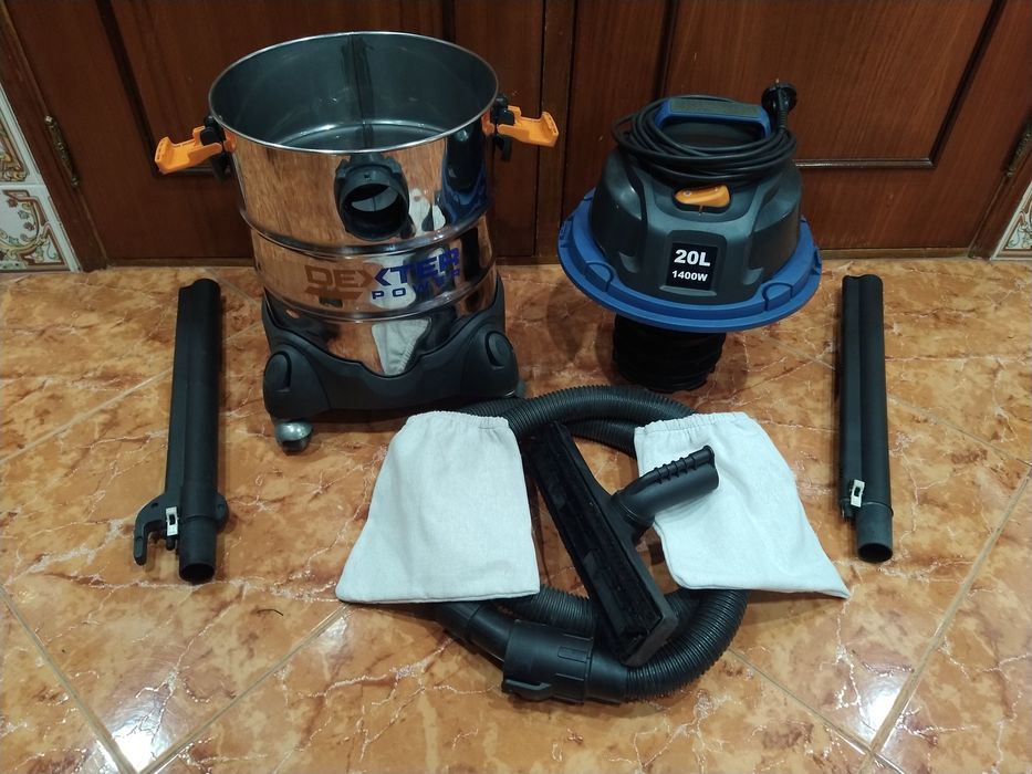 Aspirador de pó e líquido bastante potente.
