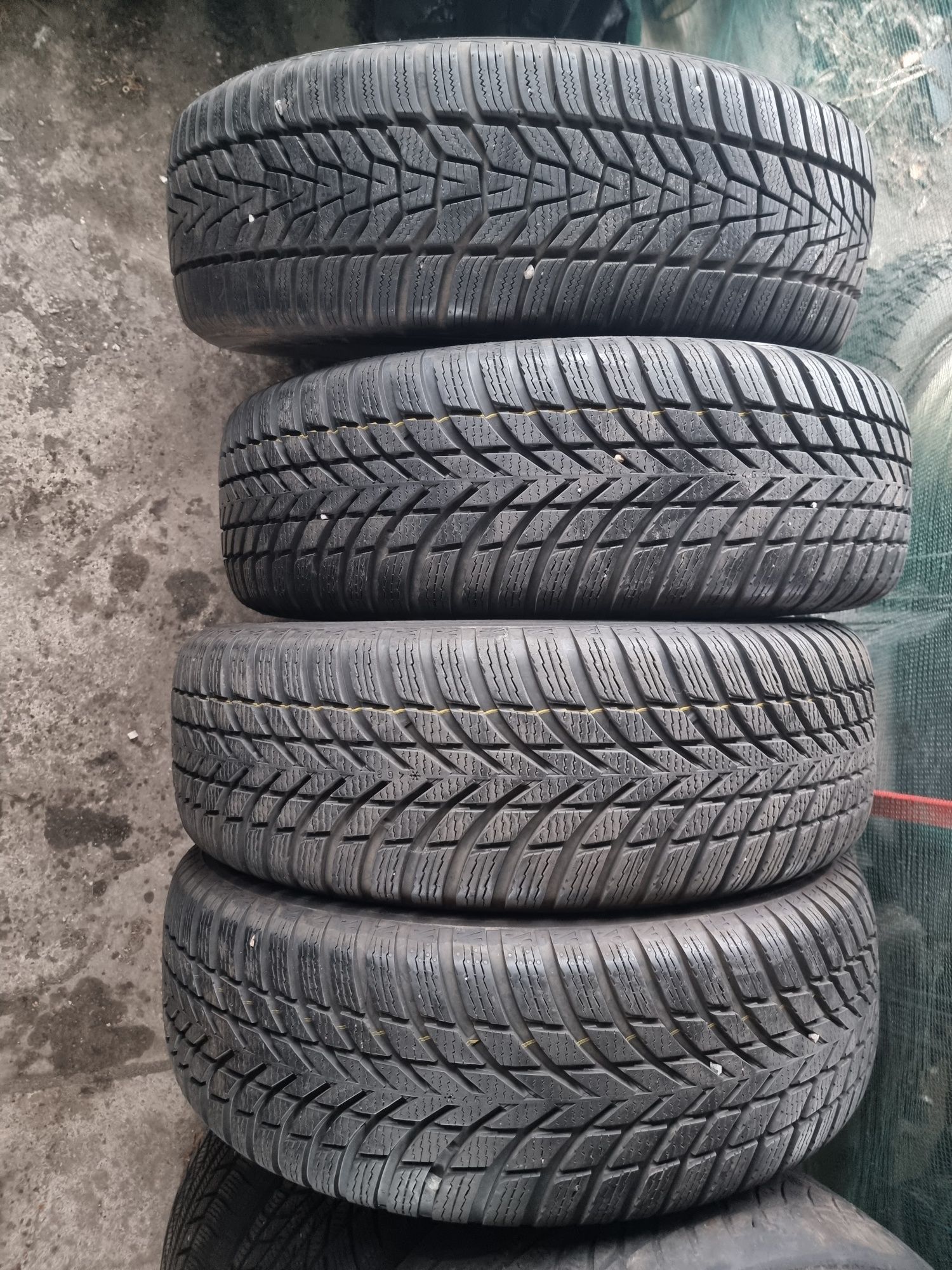 Opony zimowe 215/65r17 Nokian Hankook 2022/2023 rok