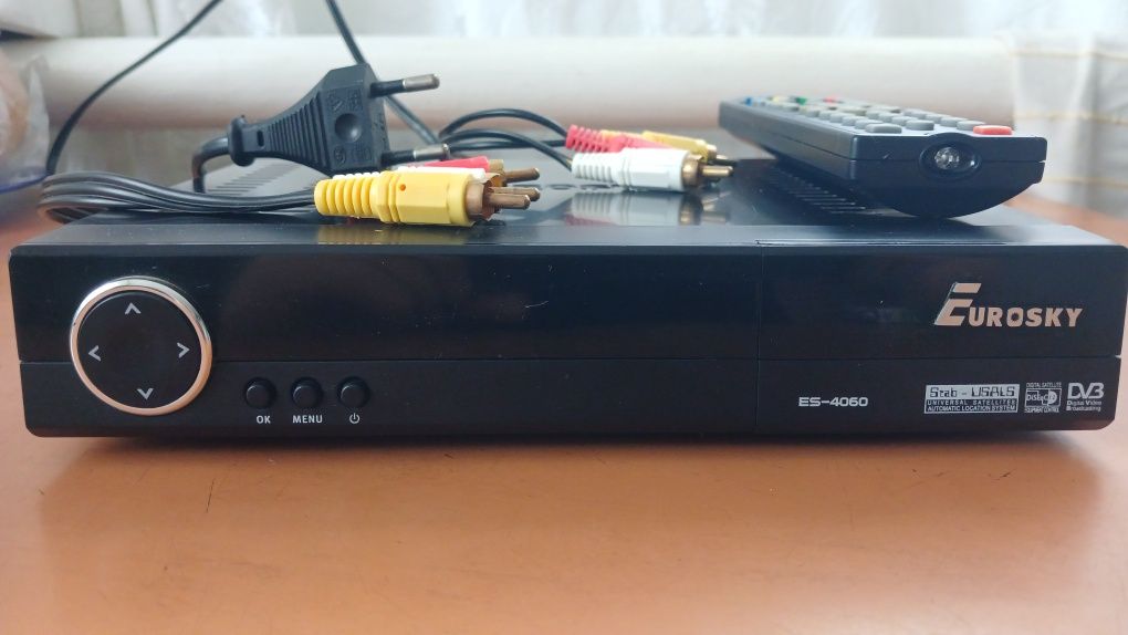 Тюнер Evrosky ES-4060 спутниковый ресивер