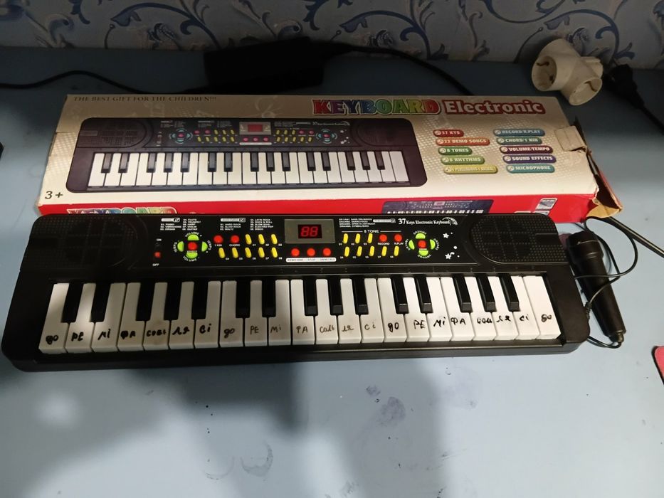 Дитяче піаніно із мікрофоном