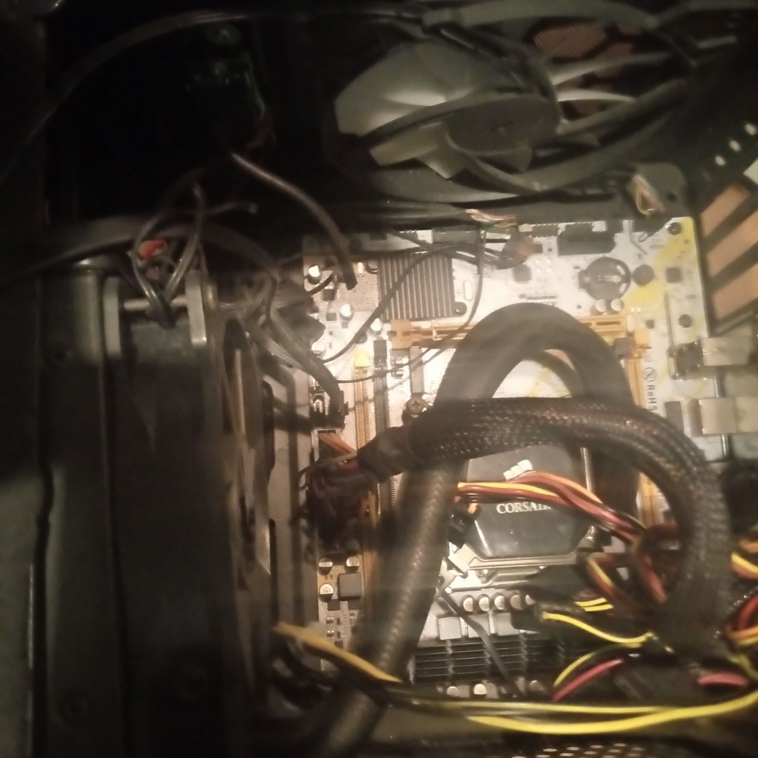 Intel Xeon 2011 V3/4 i7 Ryzen
