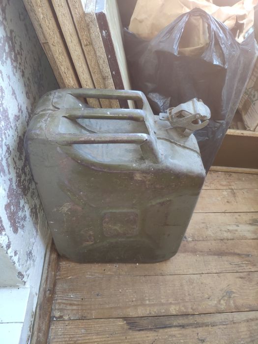 Каністра для пального