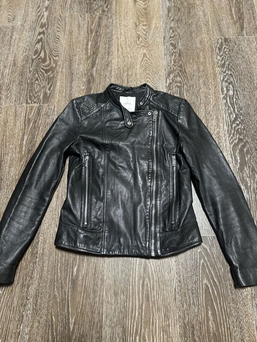 Продам женскую кожаную куртку