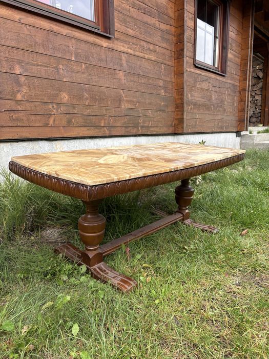 Stolik kawowy drrewnany z kamiennym blatem