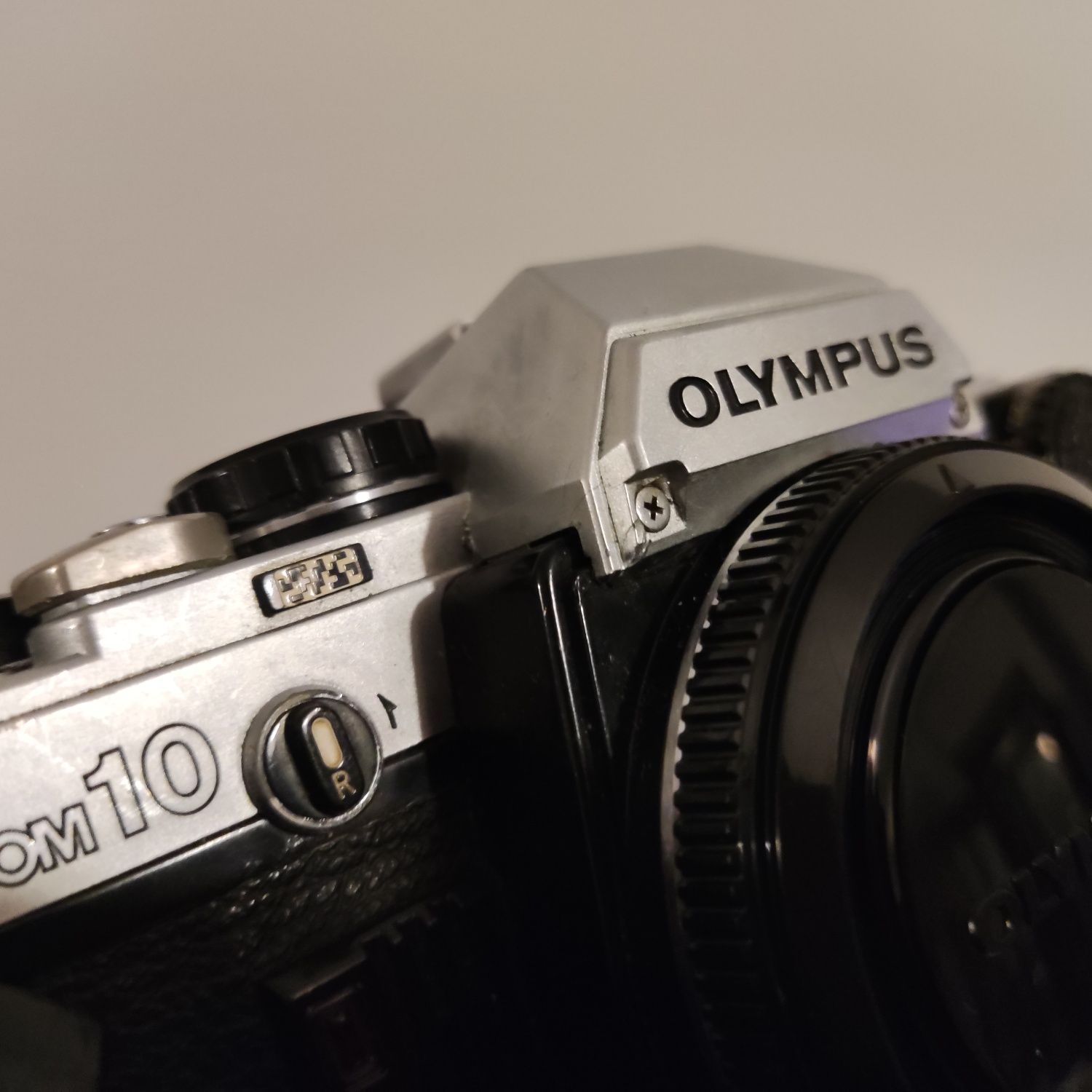 Olympus OM 10 + Zuiko Auto-S 1:1.8 f=50 mm + Manual Adapter