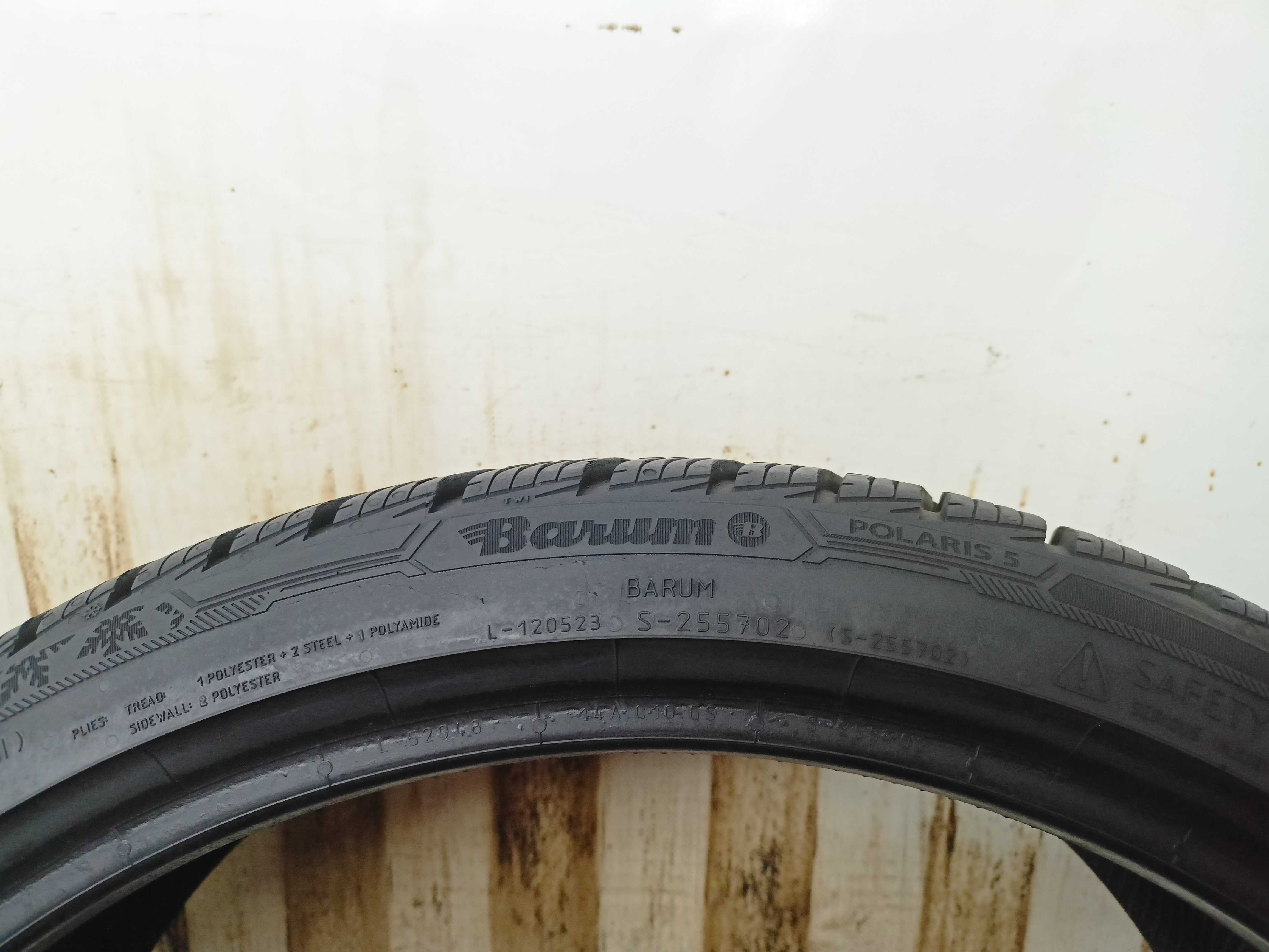 Barum Polaris 5 215/35/18 2021r. 84V 2x7,1mm (4642)