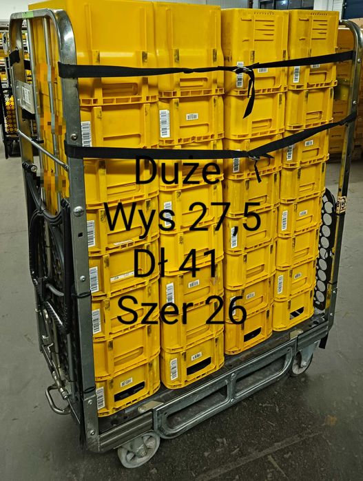 Wózek transportowy że skrzynkami
