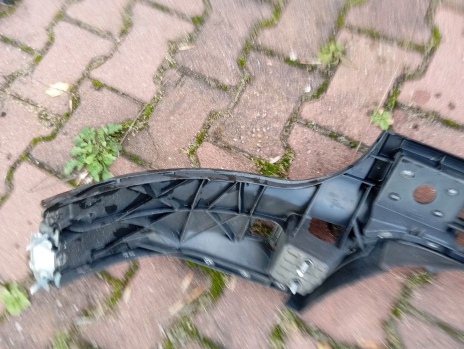 Ślizg mocowanie zderzaka tylnego tył Audi A4 B7 Cabrio Kabriolet IOrg