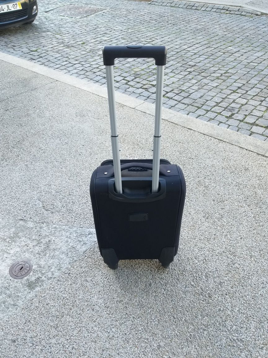 Mala de viagem clmo nova impecável de cabine com 55×35×25 cm .