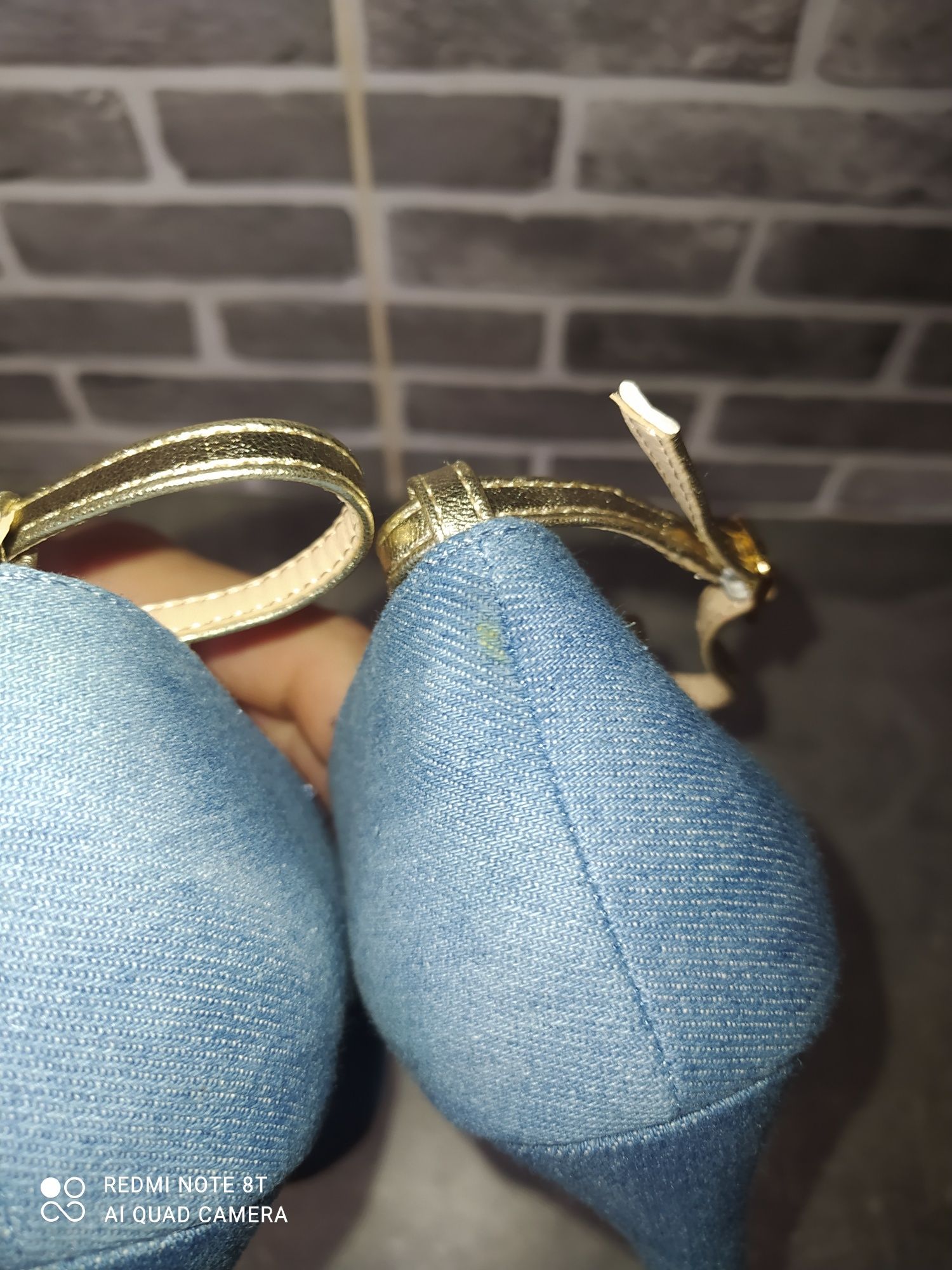 Czółenka szpilki buty na obcasie odkryte na pasku usta jeans