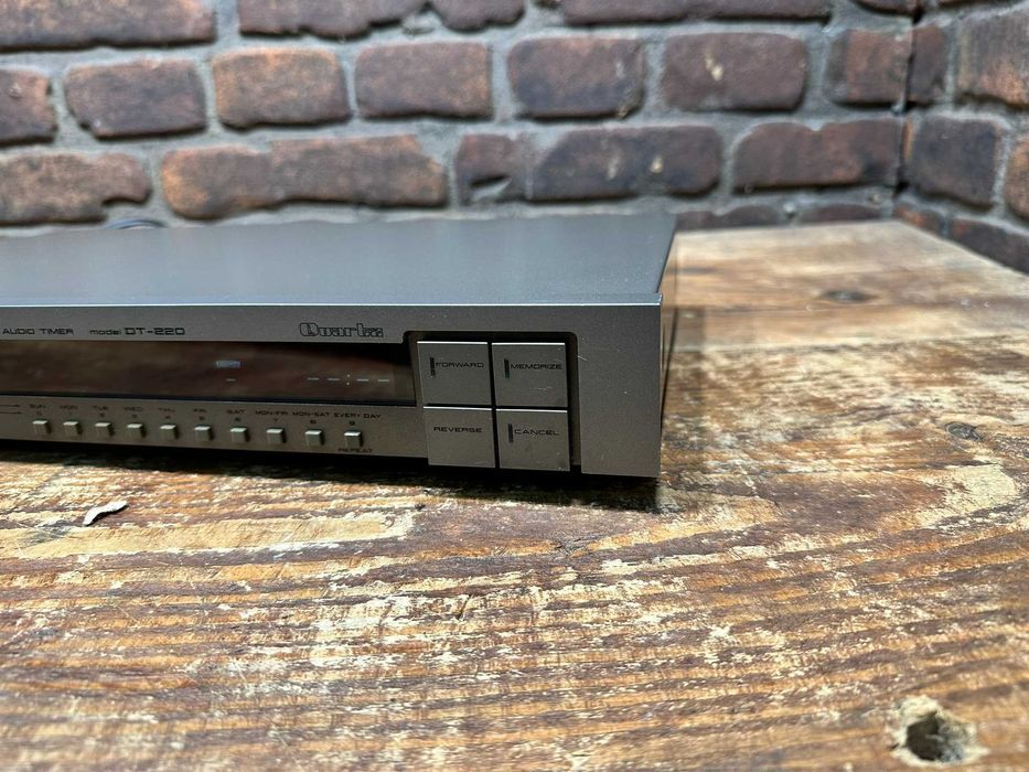 Timer Akai DT-220