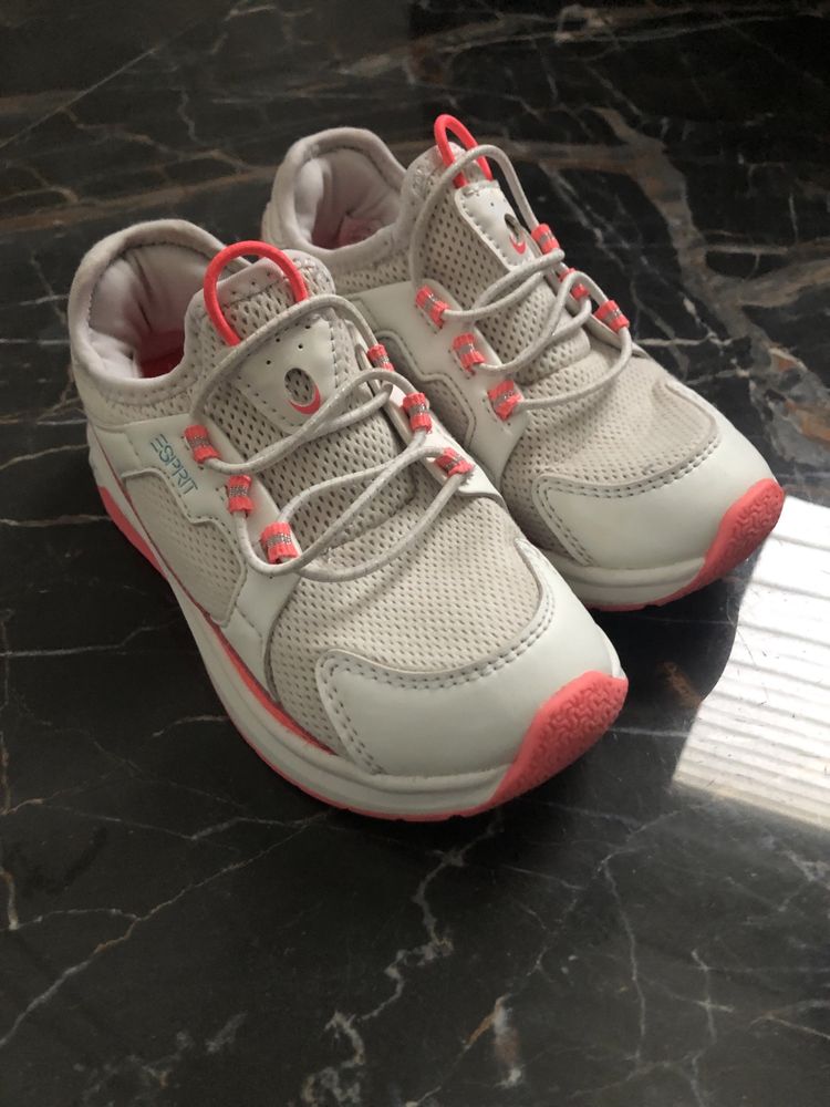Buty sportowe Esprit i Nike