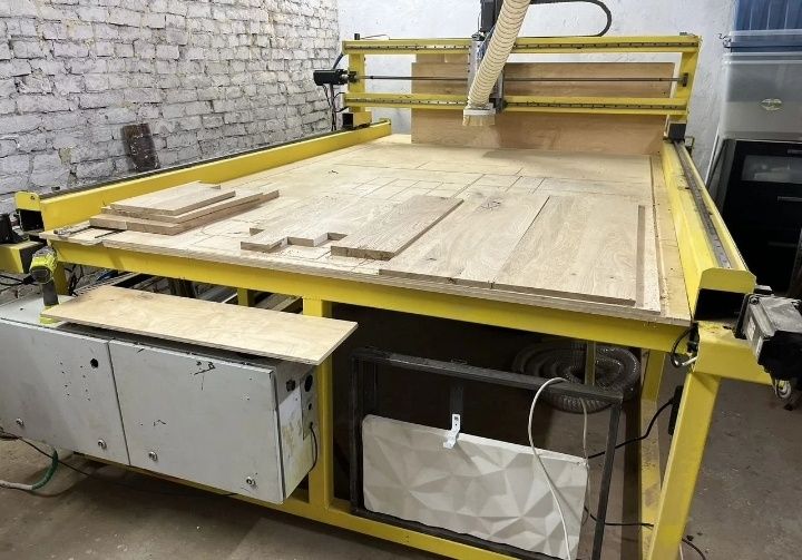 Фрезерный станок с чпу 1600х2500