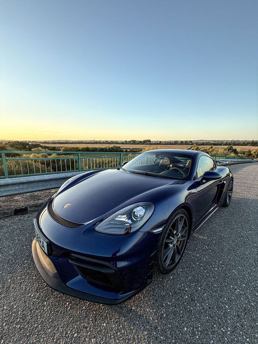 Porsche 718 Cayman GT4