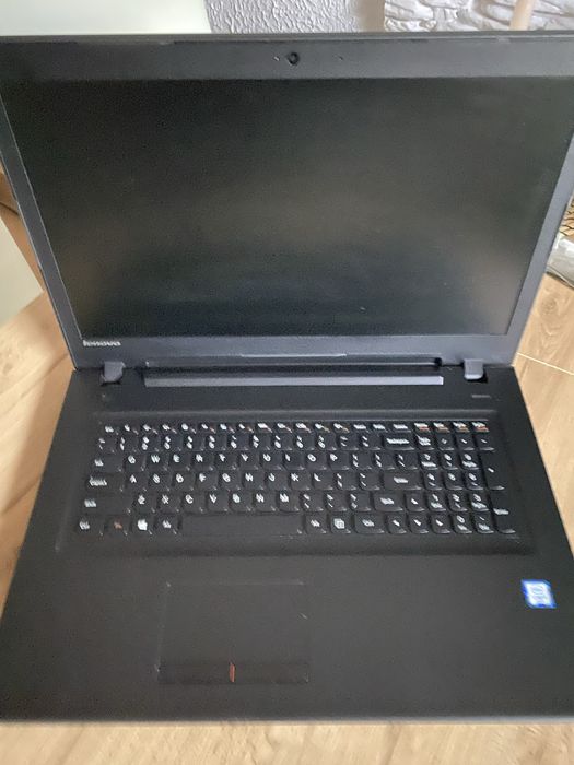 Laptop Lenowo 18 cali i5