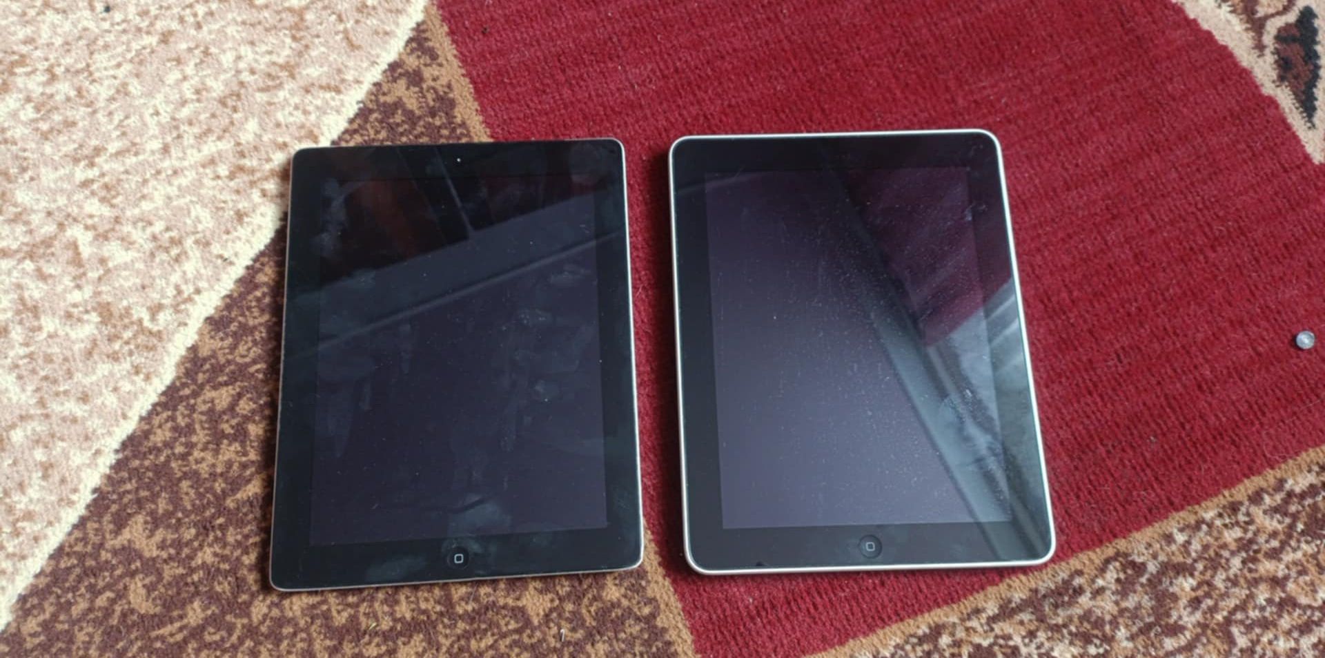Apple iPad 1 32гб і iPad 2 64гб