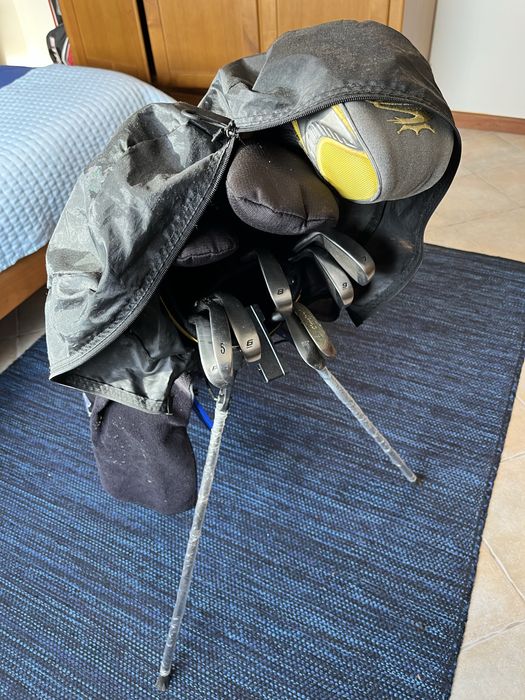 Conjunto de Golfe (Saco, Tacos e Acessórios Incluídos)