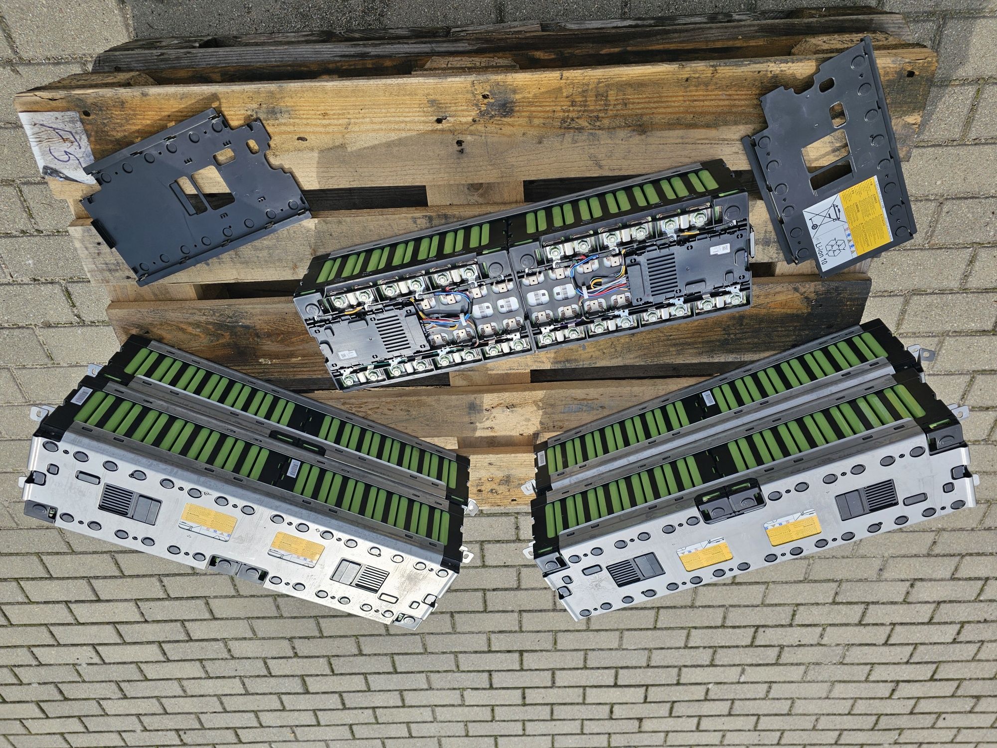 Magazyn energii 16kwh 48v fotowoltaika bank lev 40 outlander yuasa