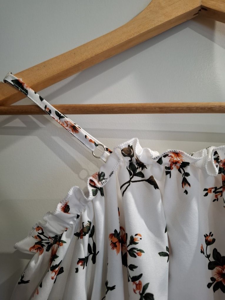 Top com alças e manga abaixo do ombro