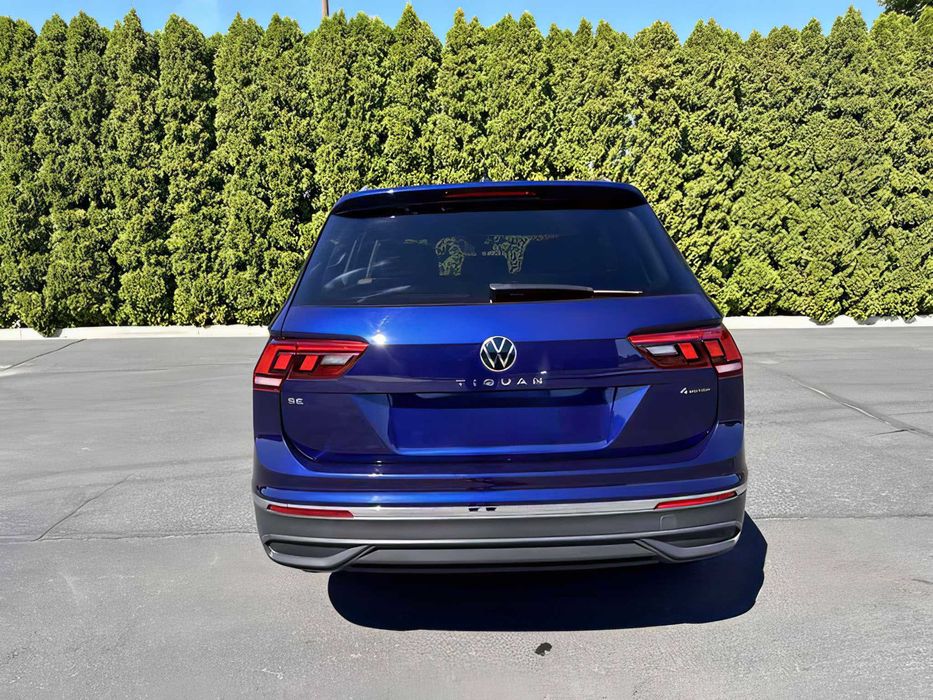 Volkswagen Tiguan      2022