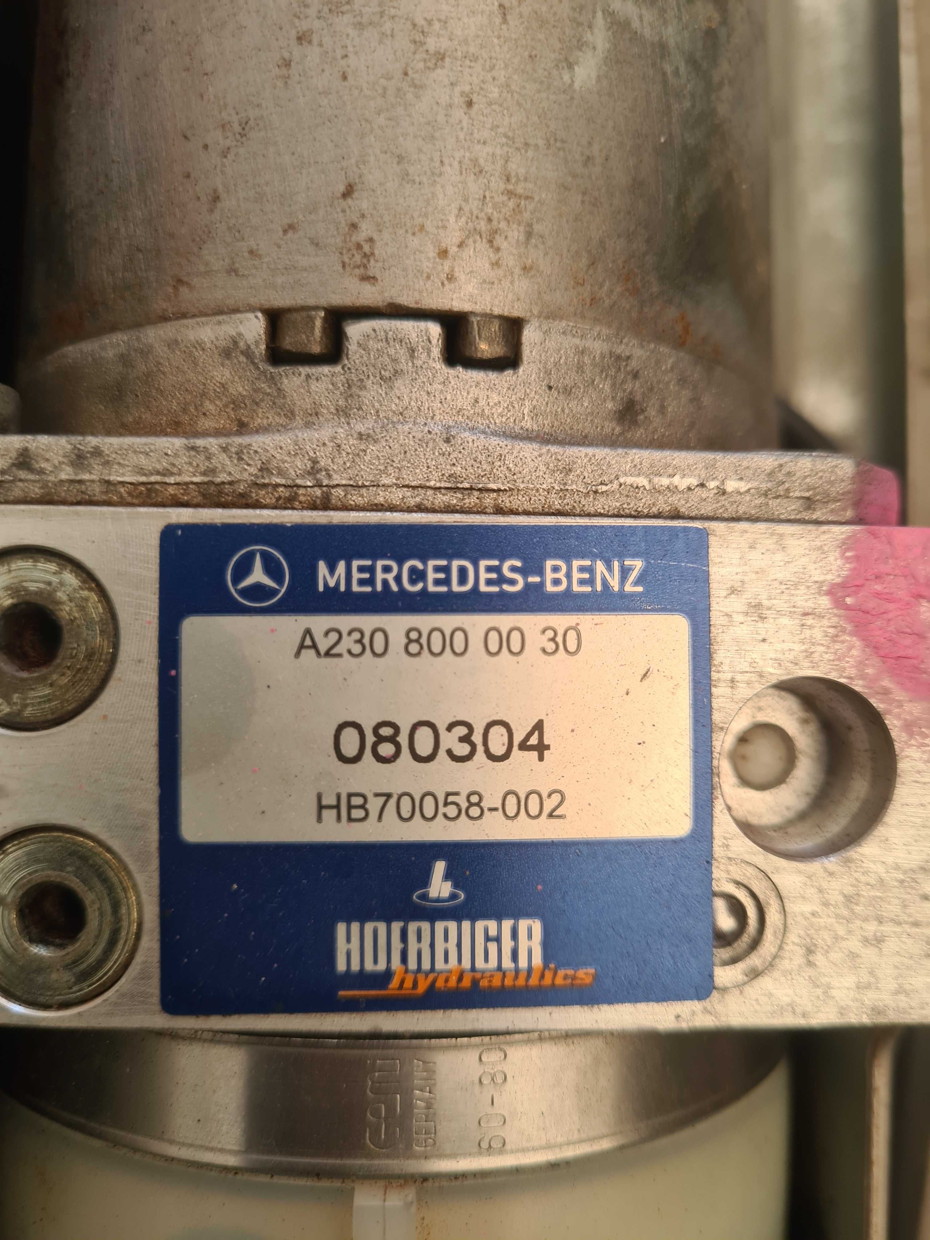 Pompa Dachu MERCEDES SL R230