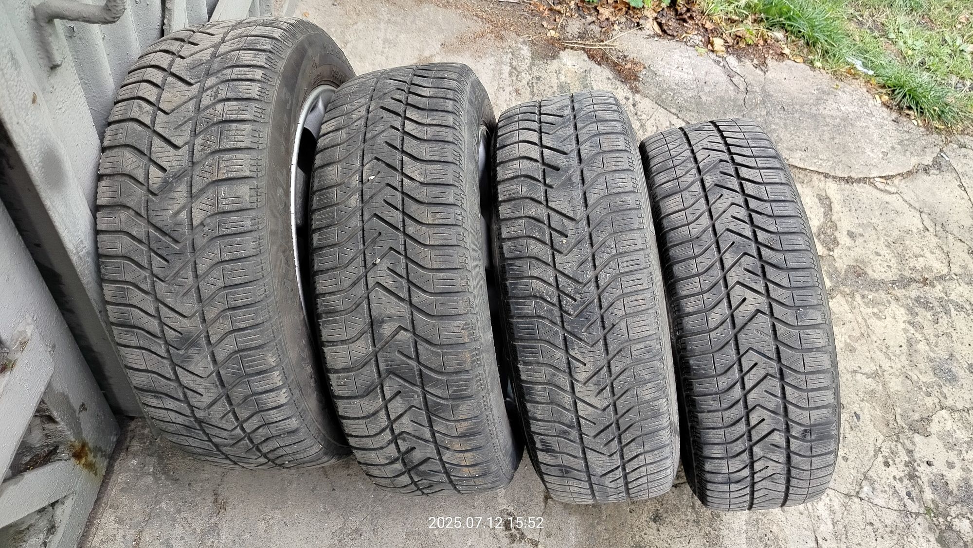 Koła alufelgi 15 5x100 Skoda Seat VW opony zimowe Pirelli 185/60/15.
