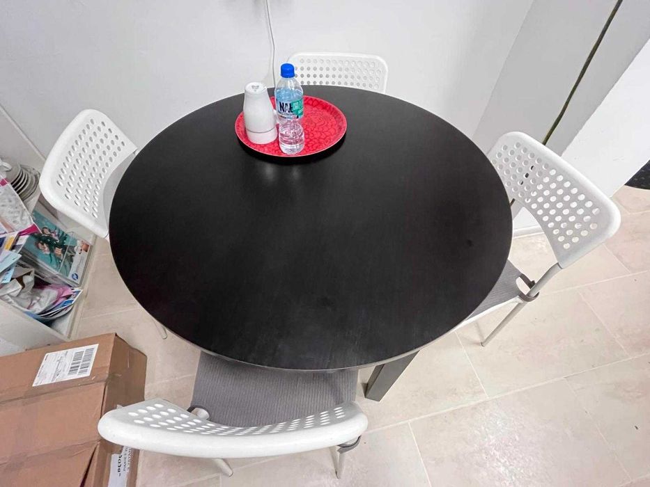 Okrągły stół czarny IKEA