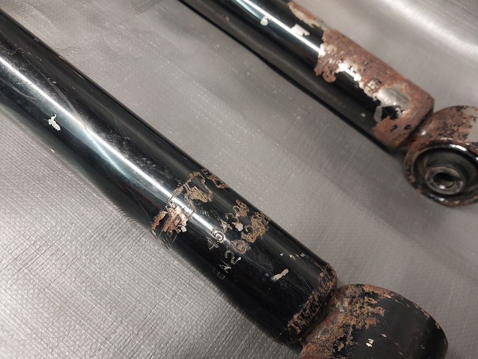 Stan BDB KOMPLET KOMBI VW Golf IV 4 Bora amortyzatorów tył tylnych