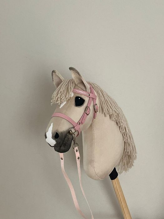 Hobby horse izabelowaty A4