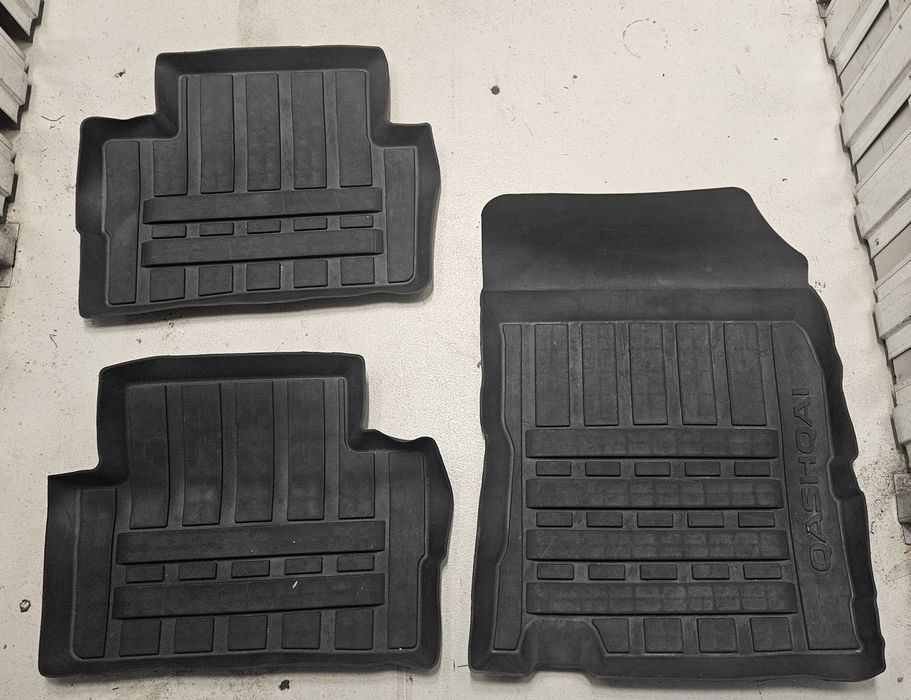Oryginalne dywaniki gumowe Nissan Qashqai J11