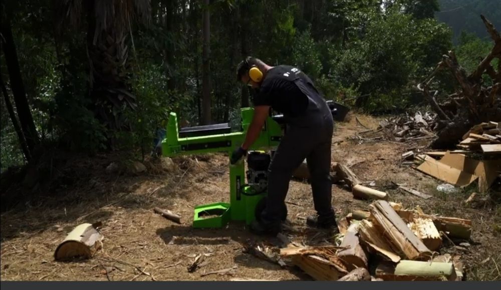 Rachador 12ton Gasolina - serviço de rachar Lenha