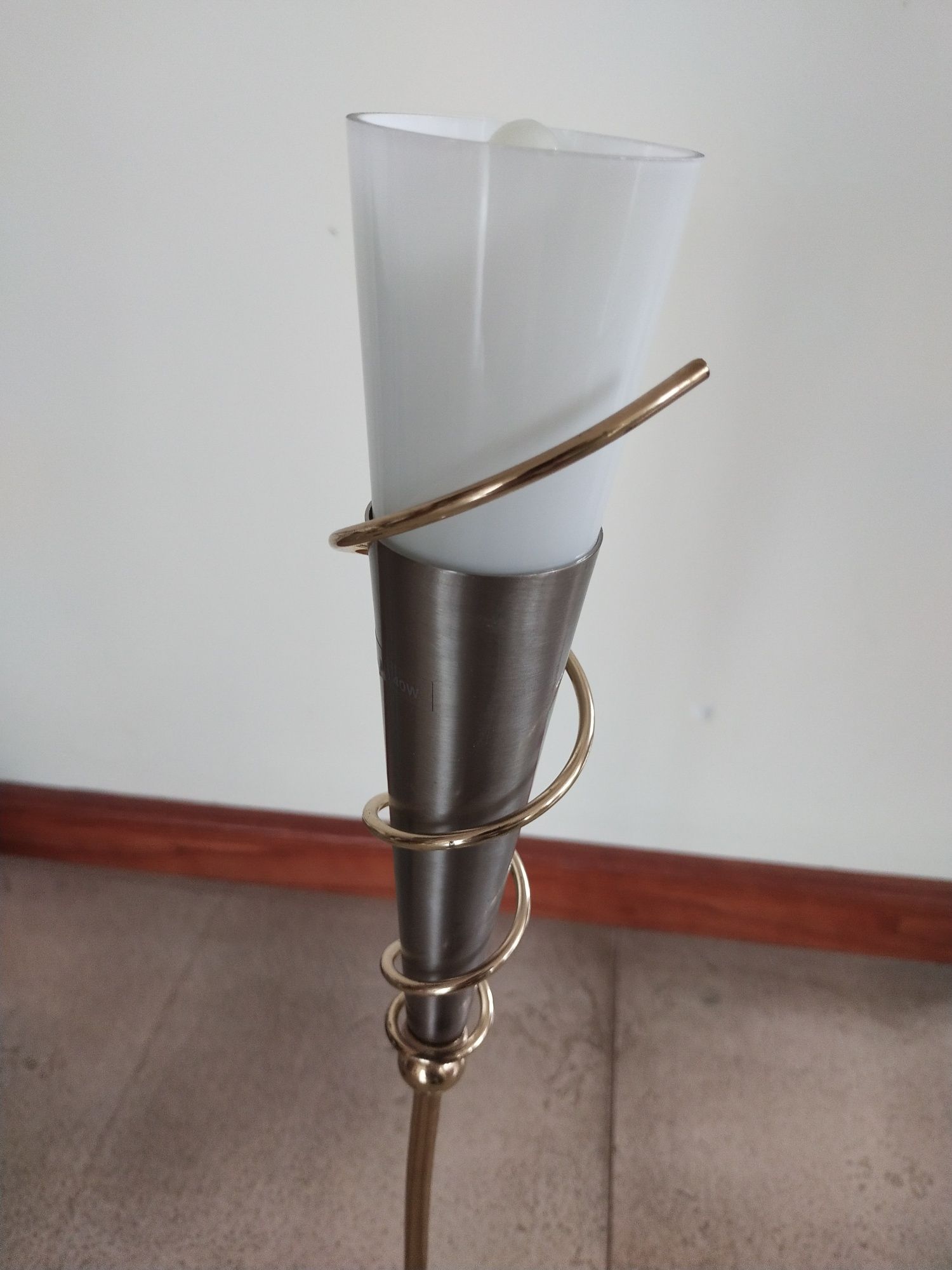 Lampa złota sprężyna