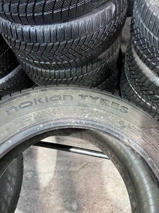 Nokian 225/55/17 пара щимрих шин