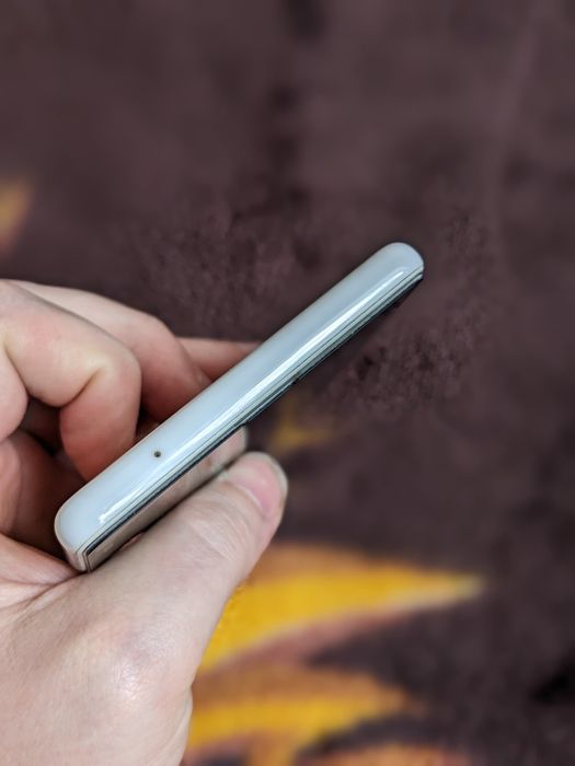 Продам  Xiaomi Mi mix 2. 8/128 ГБ.