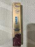 Metaliczny eyeliner do oczu.