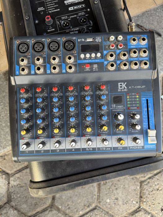 Mesa de mistura 8 canais EK KT-08UP