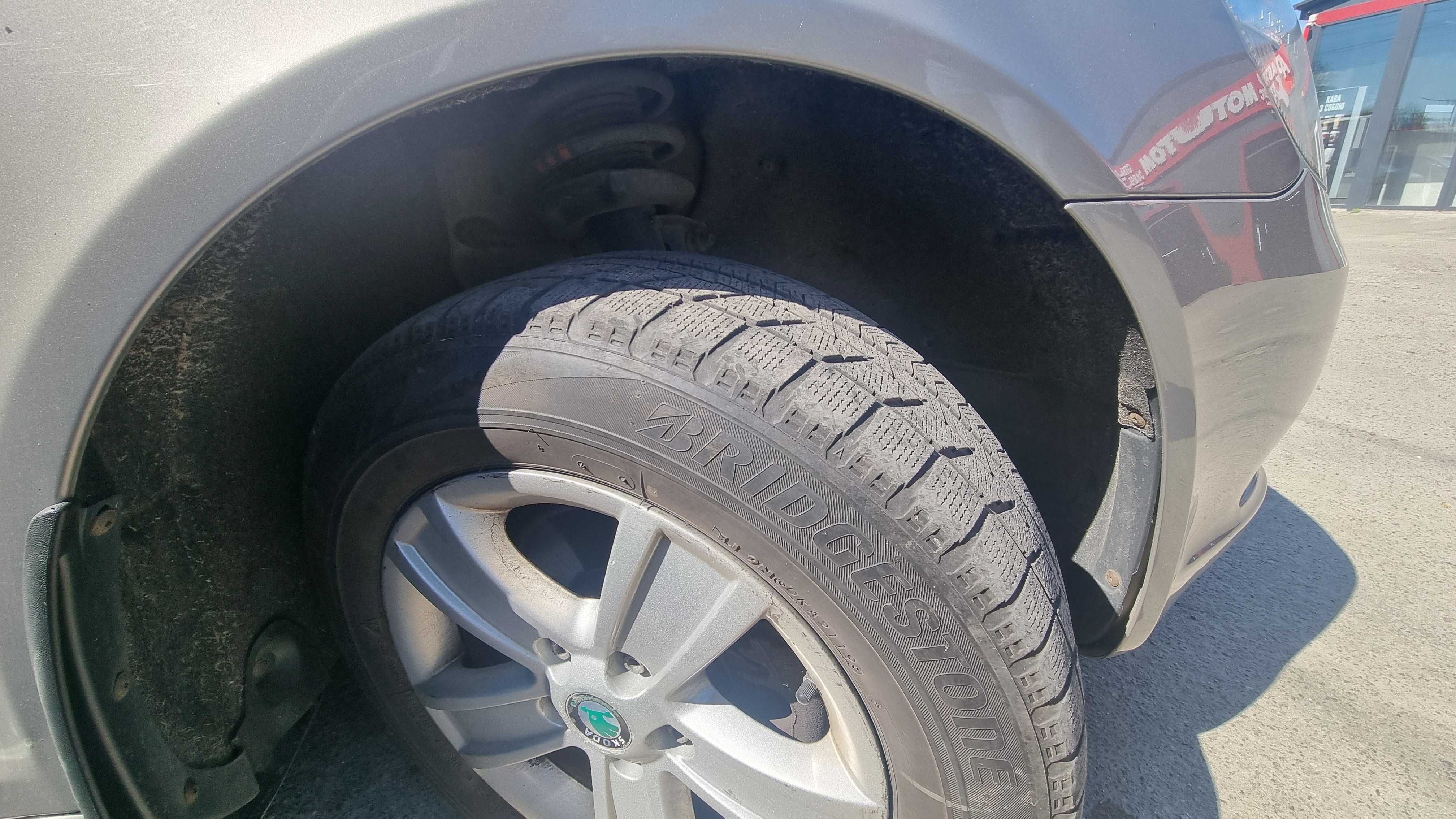 Продам зимову резину 195/65/15  бу  Bridgestone  ( 2 або 4 резини)