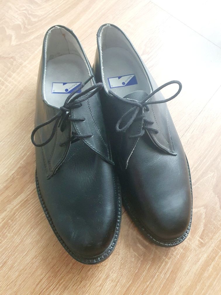 Buty do garnituru, pantofle skórzane,r. 40