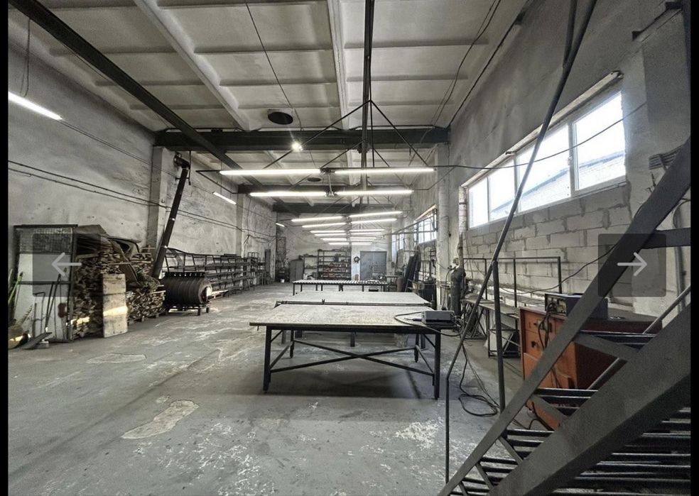 Виробничий цех власна територія ,світло.Коломия