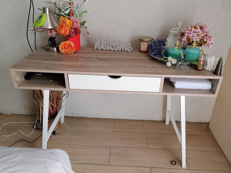 Biurko/ toaletka Jysk