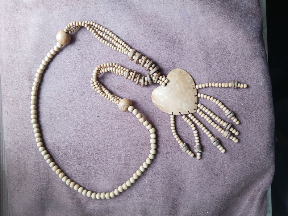 Ожерелье из дерева из Батуми