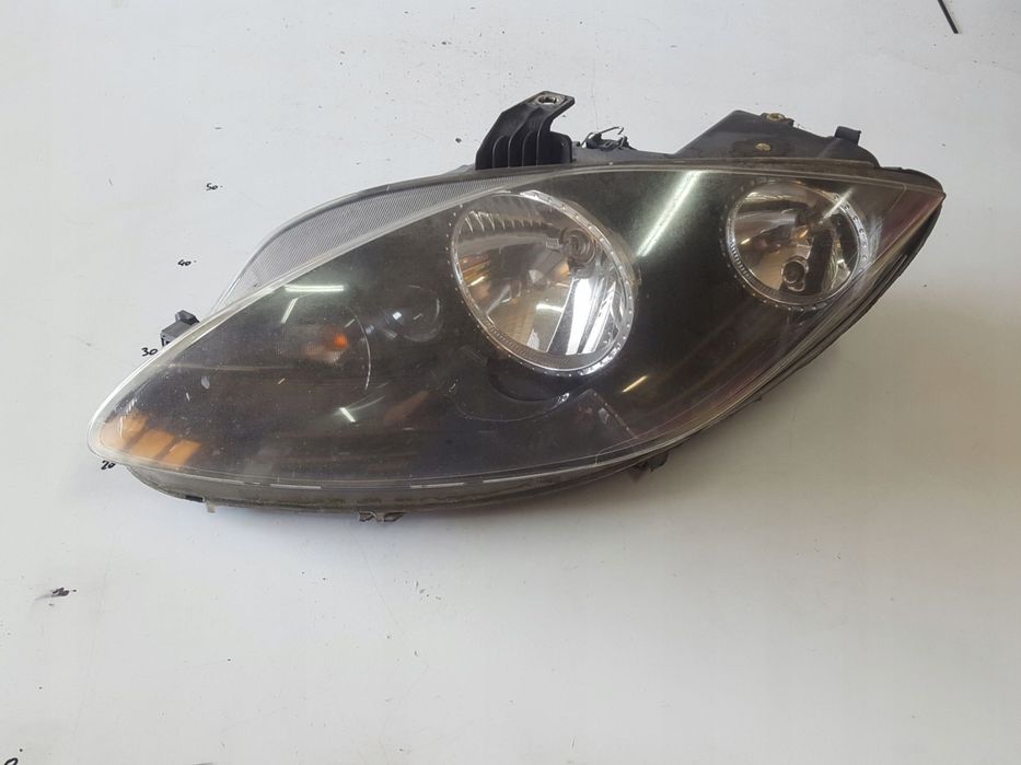 SEAT LEON 2 II LIFT 09-12r LAMPA LEWA PRZÓD ANGLIK