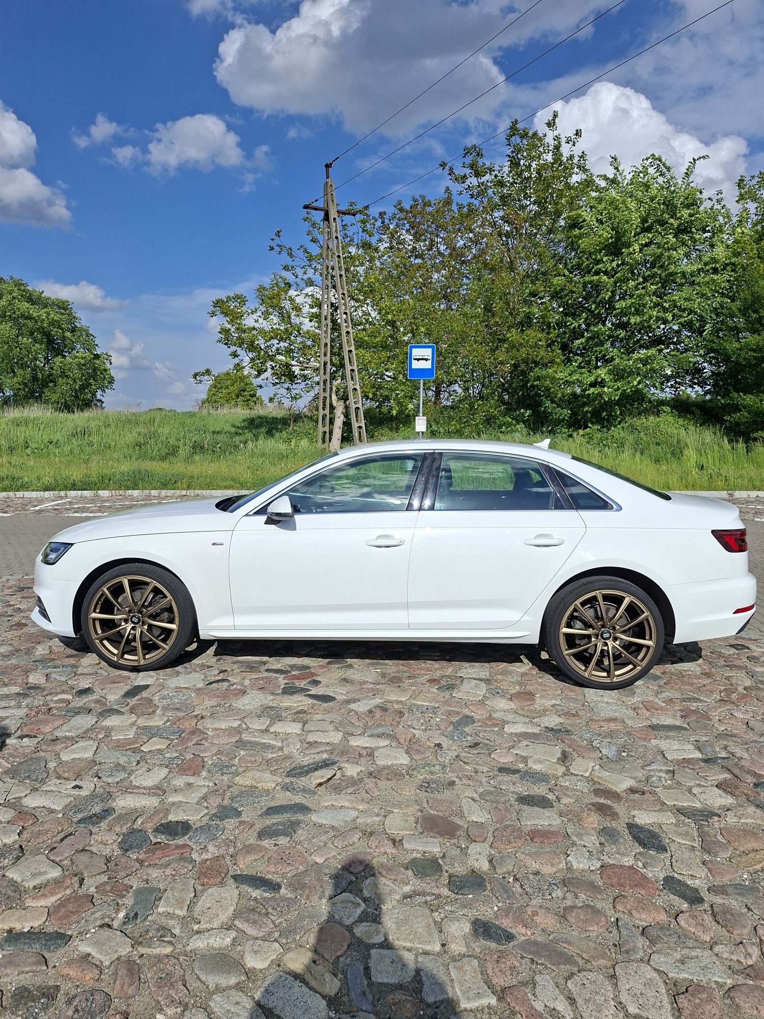 Audi A4B9 S-line 2018r 2.0D 150km