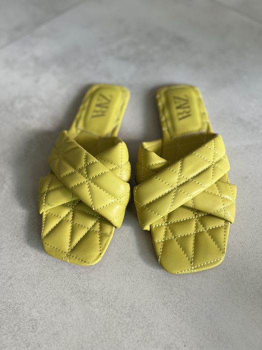 Klapki pikowane Zara