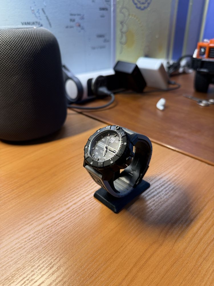 Годинник luminox master carbon seal automatic