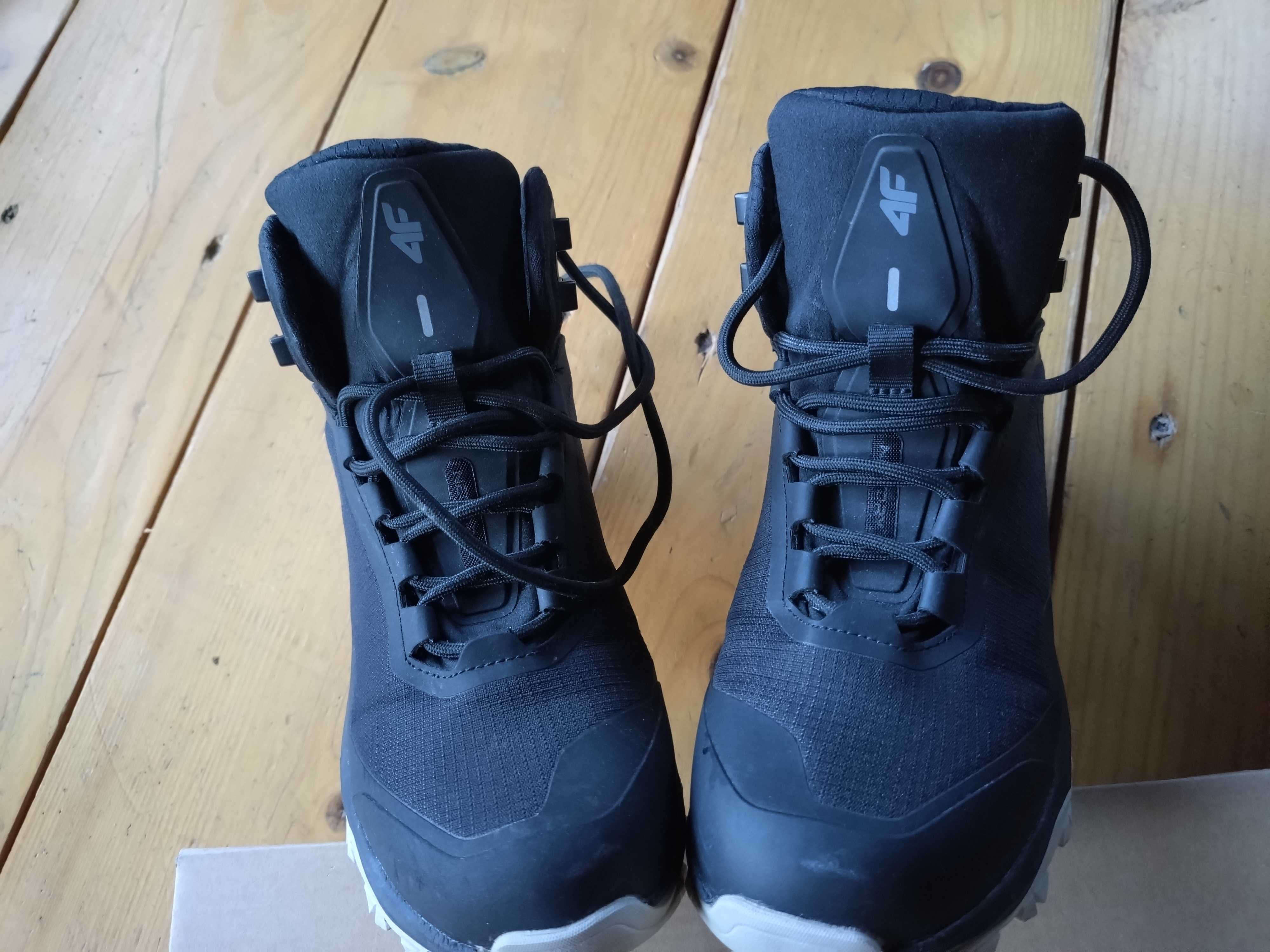 Buty Zimowe  śniegowce 4F Stan + Bardzo Dobry  UNISEX
